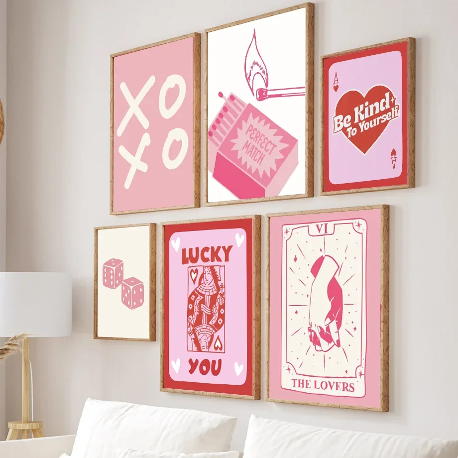 Różowy, szczęśliwy, pokerowy,  – Home Decor Y2K recenzja i cena